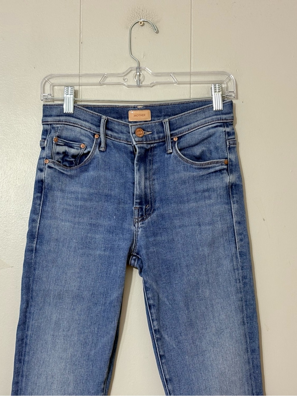 MOTHER The Weekender Fray Jeans A Groovy Kind of Love Flare Blue 26 - Picture 2 of 13